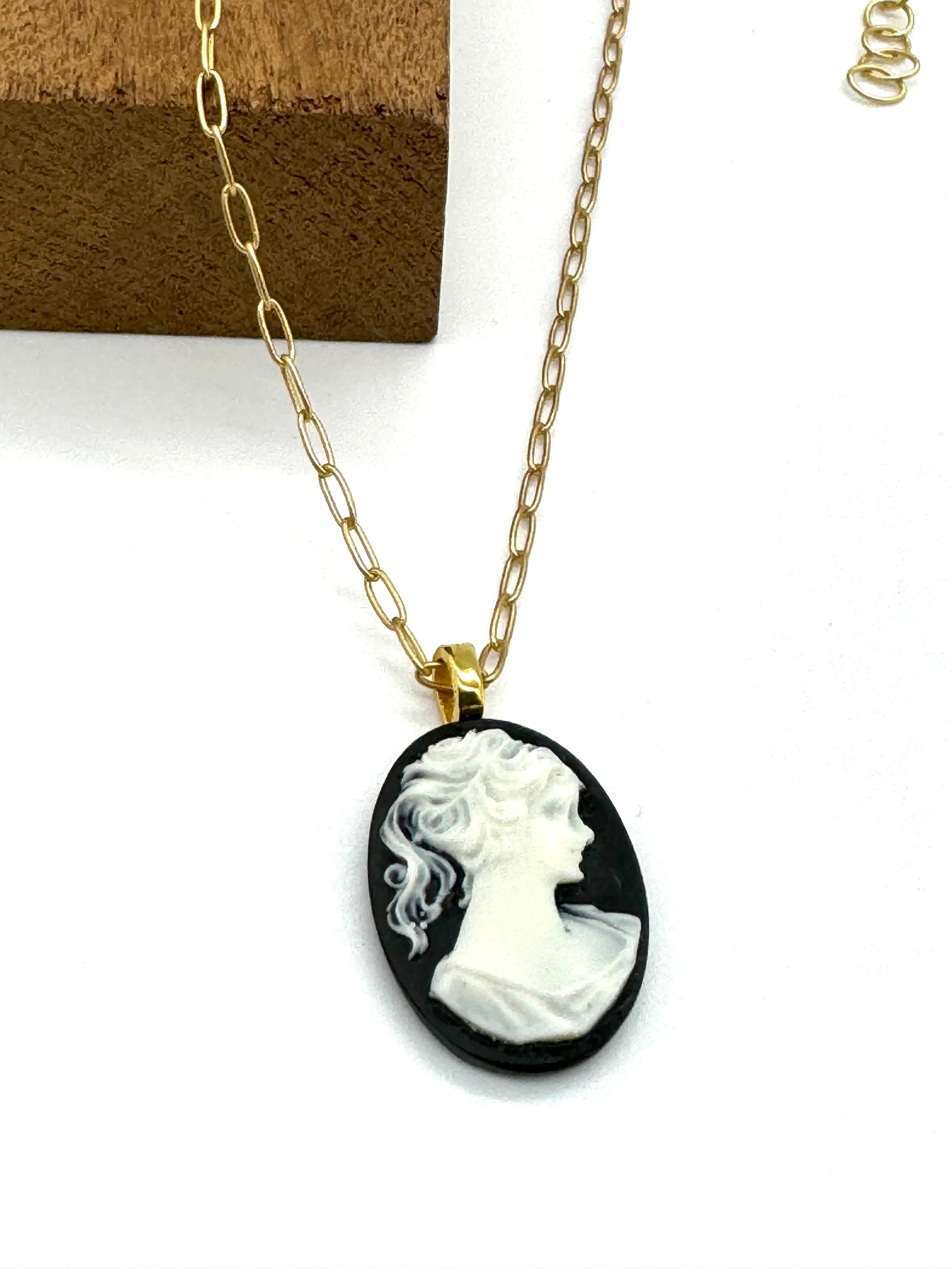 Black & White Cameo Gold Necklace - UnBoxing #416