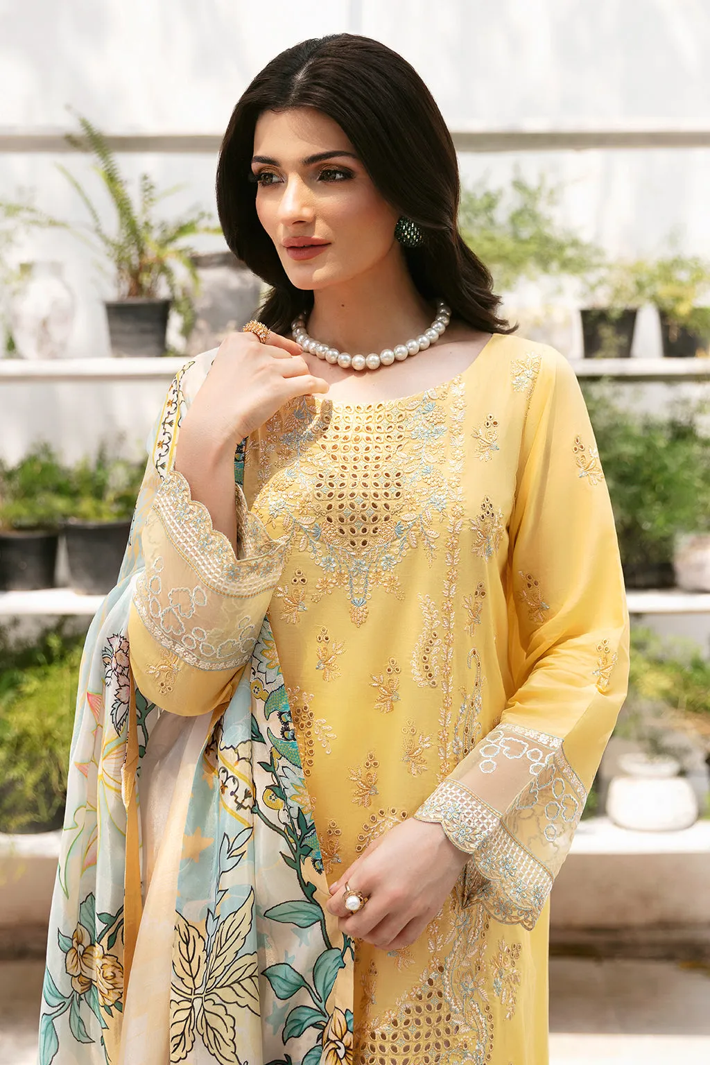 Ramsha Andaaz Vol-09 Embroidered Luxury Lawn Unstitched 3Pc Suit Z-910