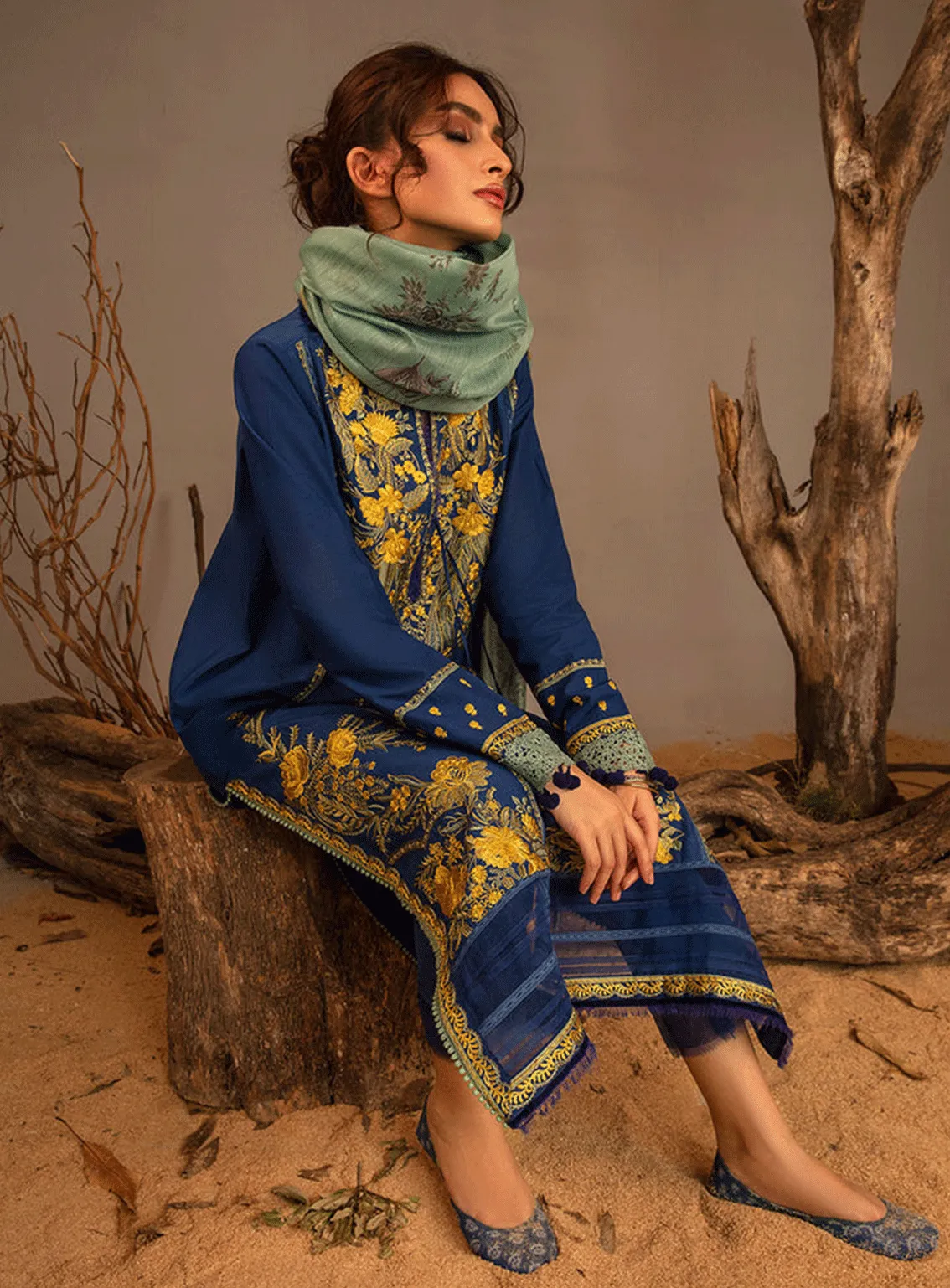 Sobia Nazir Embroidered Slub Unstitched 3 Piece Suit - SN23AW 4A