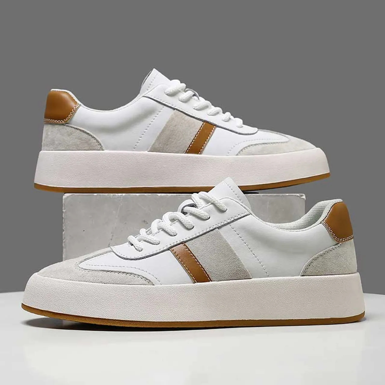 White brown stripe casual shoe sneaker