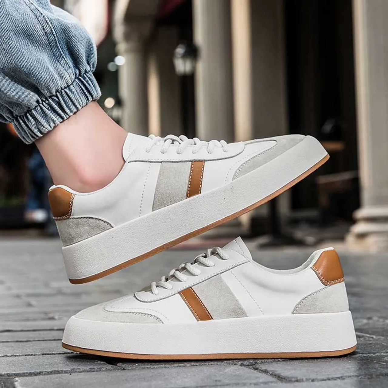 White brown stripe casual shoe sneaker